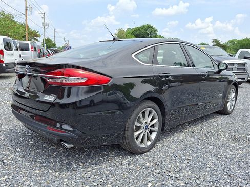 Used 2017 Ford Fusion Energi SE image 7