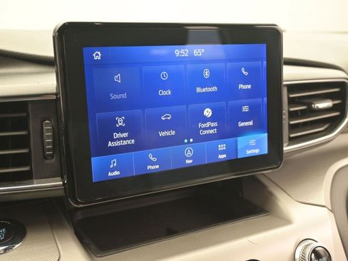 Used 2022 Ford Explorer XLT w/ Equipment Group 202A RWD image 15