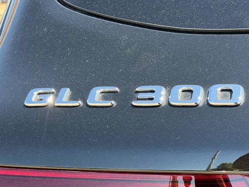 Used 2021 Mercedes-Benz GLC 300 4MATIC image 12