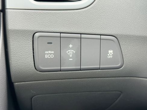 Used 2015 Hyundai Elantra SE w/ Option Group 02 image 16