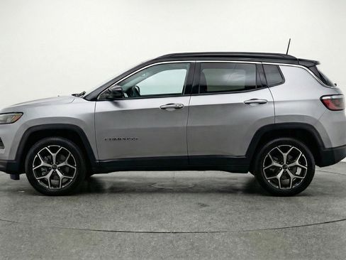 Used 2025 Jeep Compass Limited image 5