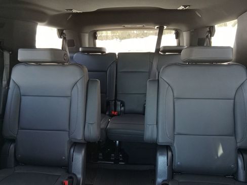 Used 2025 Chevrolet Tahoe Z71 w/ Z71 Off-Road Package image 25