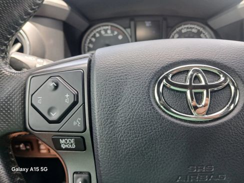 Used 2017 Toyota Tacoma TRD Sport w/ Tow Package RWD image 28
