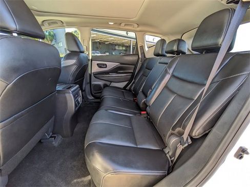 Used 2024 Nissan Murano SL image 16