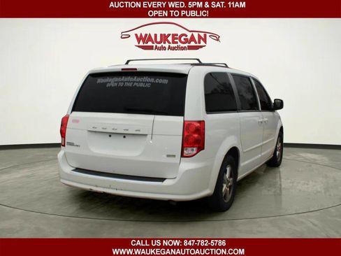 Used 2012 Dodge Grand Caravan SXT image 4