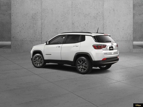 New 2026 Jeep Compass Latitude image 4