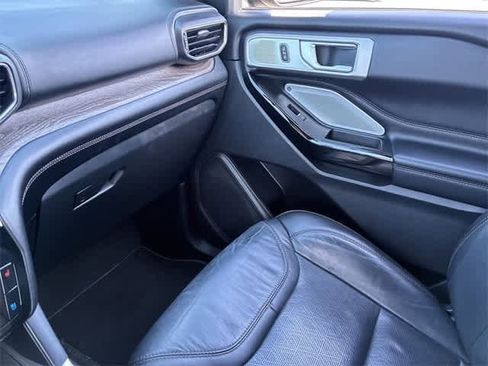 Used 2022 Ford Explorer Platinum w/ Equipment Group 601A image 33