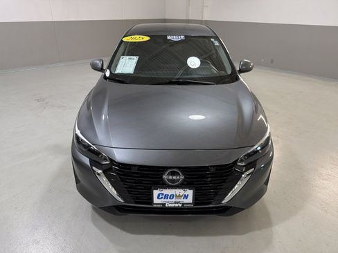 Used 2025 Nissan Sentra SV FWD image 3