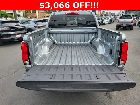 New 2025 Chevrolet Colorado LT w/ LT Convenience Package image 18