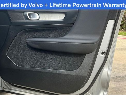 Certified 2025 Volvo XC40 B5 Core image 24