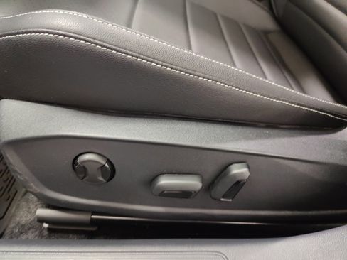 Used 2024 Volkswagen Jetta SE w/ Panoramic Sunroof Package image 14