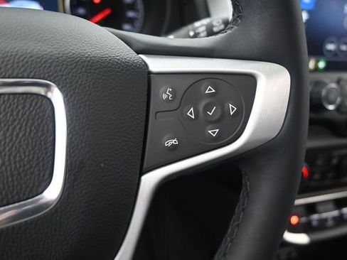 Used 2024 GMC Terrain SLT FWD image 31