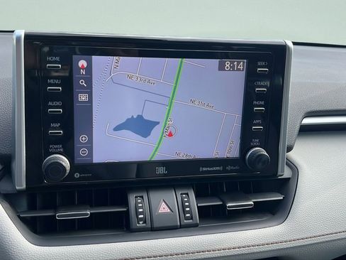 Used 2020 Toyota RAV4 Limited FWD image 19