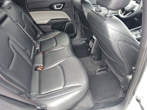 Used 2024 Jeep Compass Limited image 5