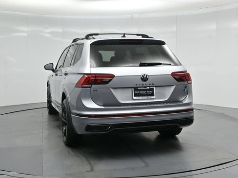 Used 2023 Volkswagen Tiguan SE R-Line FWD image 25