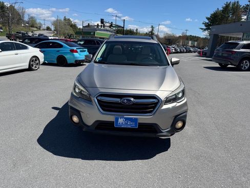 Used 2019 Subaru Outback 2.5i Limited AWD/4WD image 3