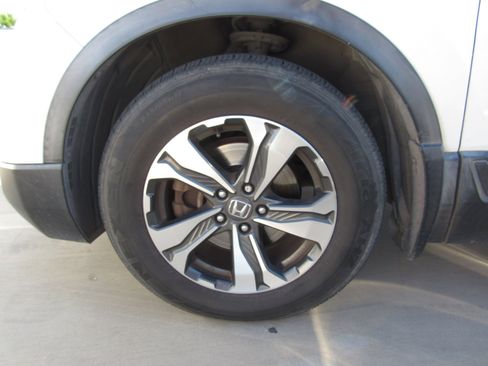 Used 2018 Honda CR-V LX image 5