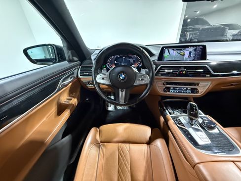 Used 2022 BMW 740i xDrive w/ M Sport Package AWD/4WD image 33