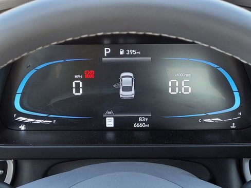 Certified 2025 Hyundai Elantra Sport image 28