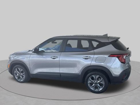 Used 2026 Kia Seltos LX FWD image 4