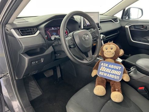 Used 2024 Toyota RAV4 LE FWD image 9