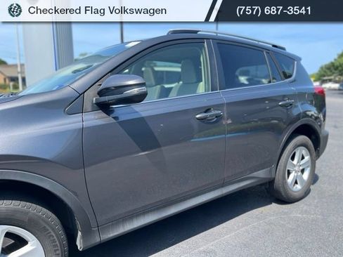 Used 2014 Toyota RAV4 XLE FWD image 2