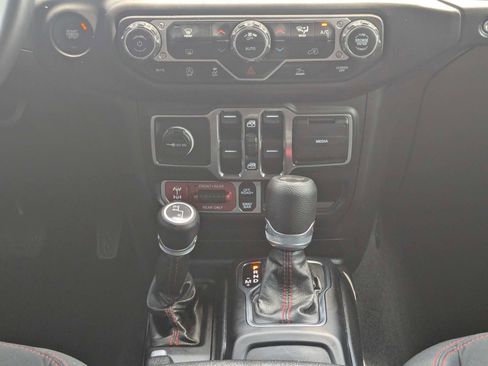 Used 2021 Jeep Wrangler Unlimited Rubicon AWD/4WD image 24