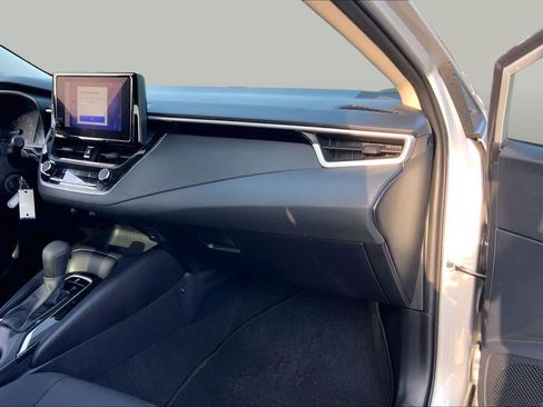 Used 2025 Toyota Corolla LE FWD image 18