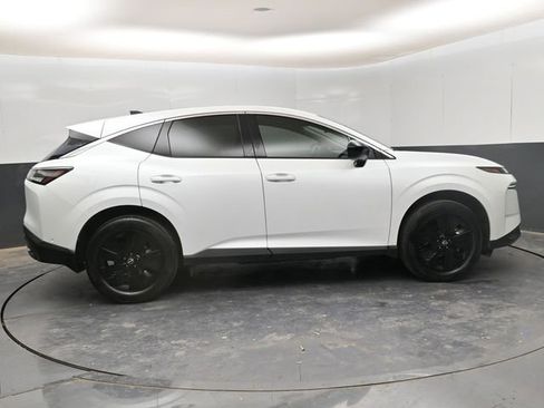 Certified 2025 Nissan Murano SV image 8