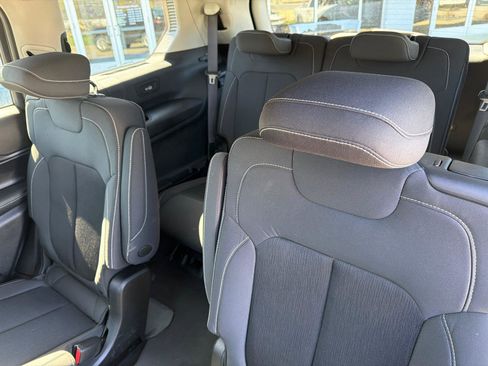 Used 2021 Jeep Grand Cherokee L Laredo w/ Luxury Tech Group I image 20