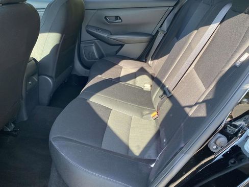 Used 2024 Nissan Sentra SV FWD image 10