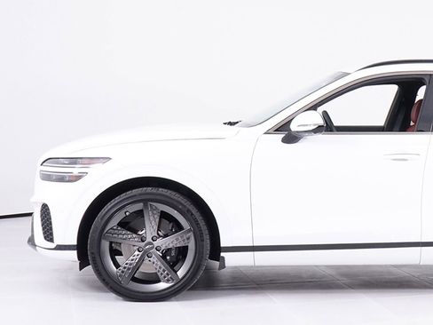 Used 2024 Genesis GV70 3.5T Sport w/ Sport Prestige Package image 13