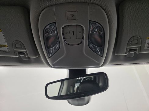 Used 2019 Jeep Compass Altitude w/ Cold Weather Group image 29