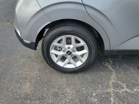 Used 2025 Kia Soul LX FWD image 7