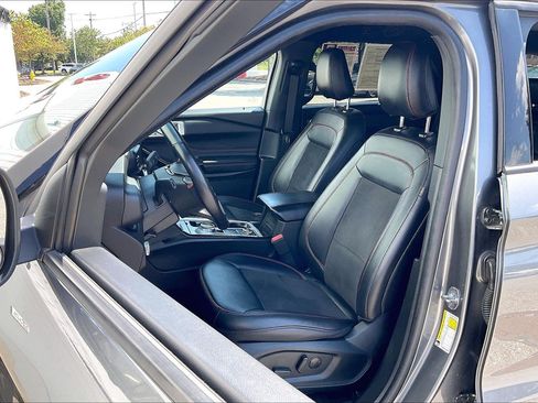 Used 2023 Ford Explorer ST-Line AWD/4WD image 29