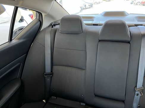 Used 2025 Nissan Altima 2.5 SV FWD image 40