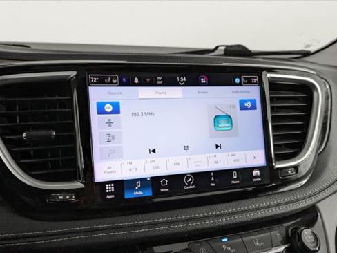 Used 2023 Chrysler Pacifica Limited FWD image 30