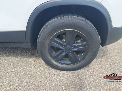 Used 2018 Chevrolet Trax LS AWD/4WD image 32