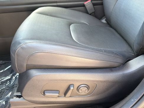 Used 2025 Kia Carnival SX Prestige FWD image 18