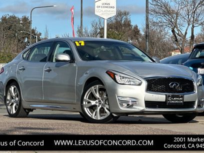 Used 2017 INFINITI Q70 L 3.7 w/ Deluxe Touring Package