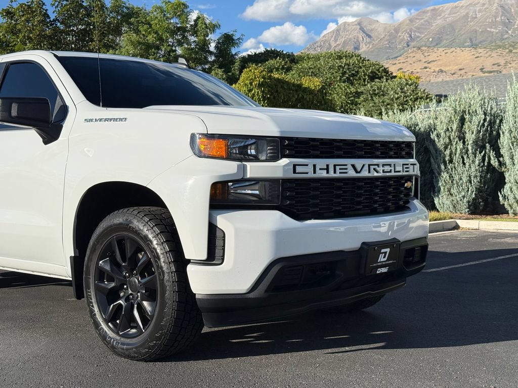 Used 2022 Chevrolet Silverado 1500 Custom w/ Safety Confidence Package AWD/4WD image 14