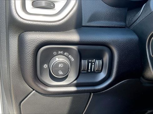 Used 2024 RAM 2500 Laramie w/ Night Edition AWD/4WD image 33