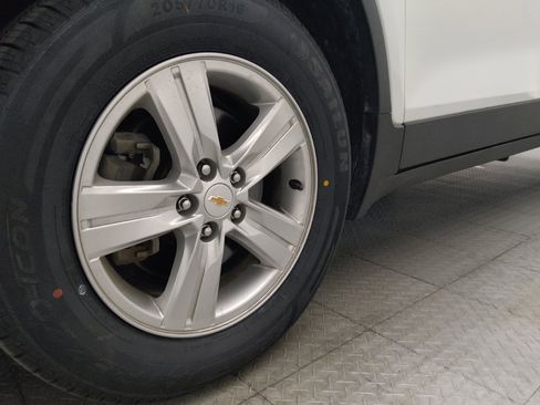 Used 2020 Chevrolet Trax LS FWD image 31