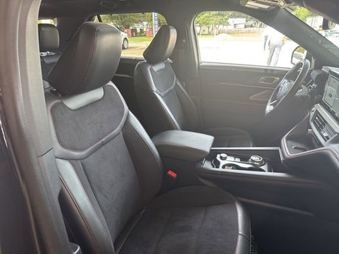 Certified 2025 Ford Explorer ST image 25