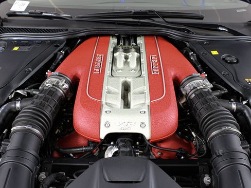 Certified 2022 Ferrari 812 GTS RWD image 99