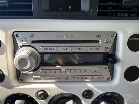 Used 2010 Toyota FJ Cruiser 4WD image 19