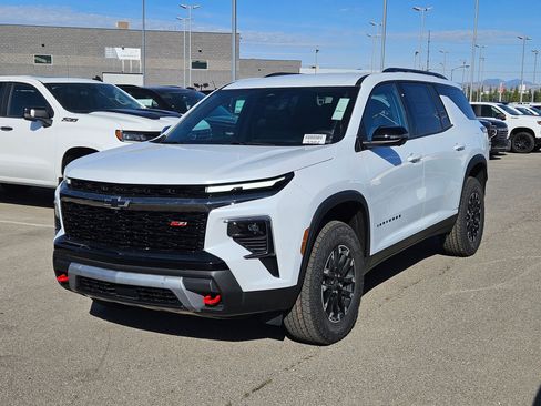 New 2026 Chevrolet Traverse Z71 w/ Enhanced Driving Package AWD/4WD image 9