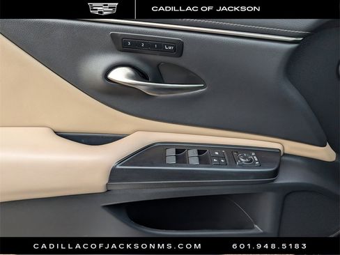 Used 2020 Lexus ES 350 w/ Premium Package image 21