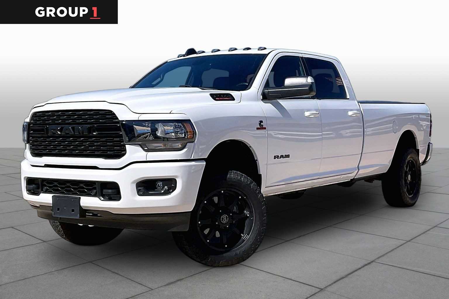 Used 2022 RAM 3500 Big Horn w/ Night Edition AWD/4WD image 1