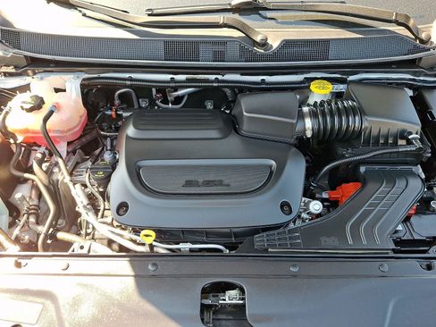 Certified 2024 Chrysler Pacifica Limited FWD image 30